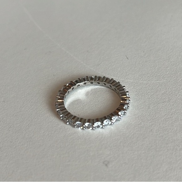 NWT Silver Tone Cubic Zirconia Wedding Band - Picture 3 of 4